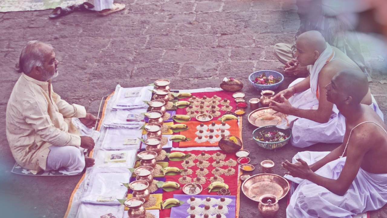 Pitra Paksha Special : Thila Homam, Pind Pradanam and Til Tarpan For Attaining Salvation and Removal of Ancestral Curse